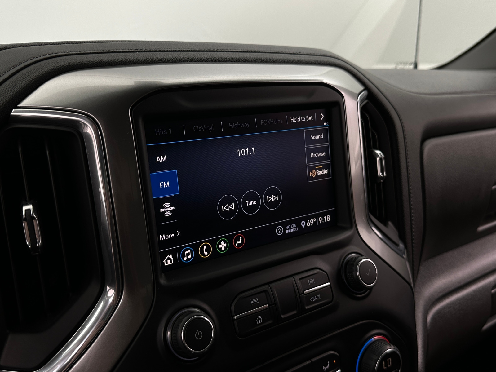 Thumbnail: 2020 Chevrolet Silverado 1500 - 4