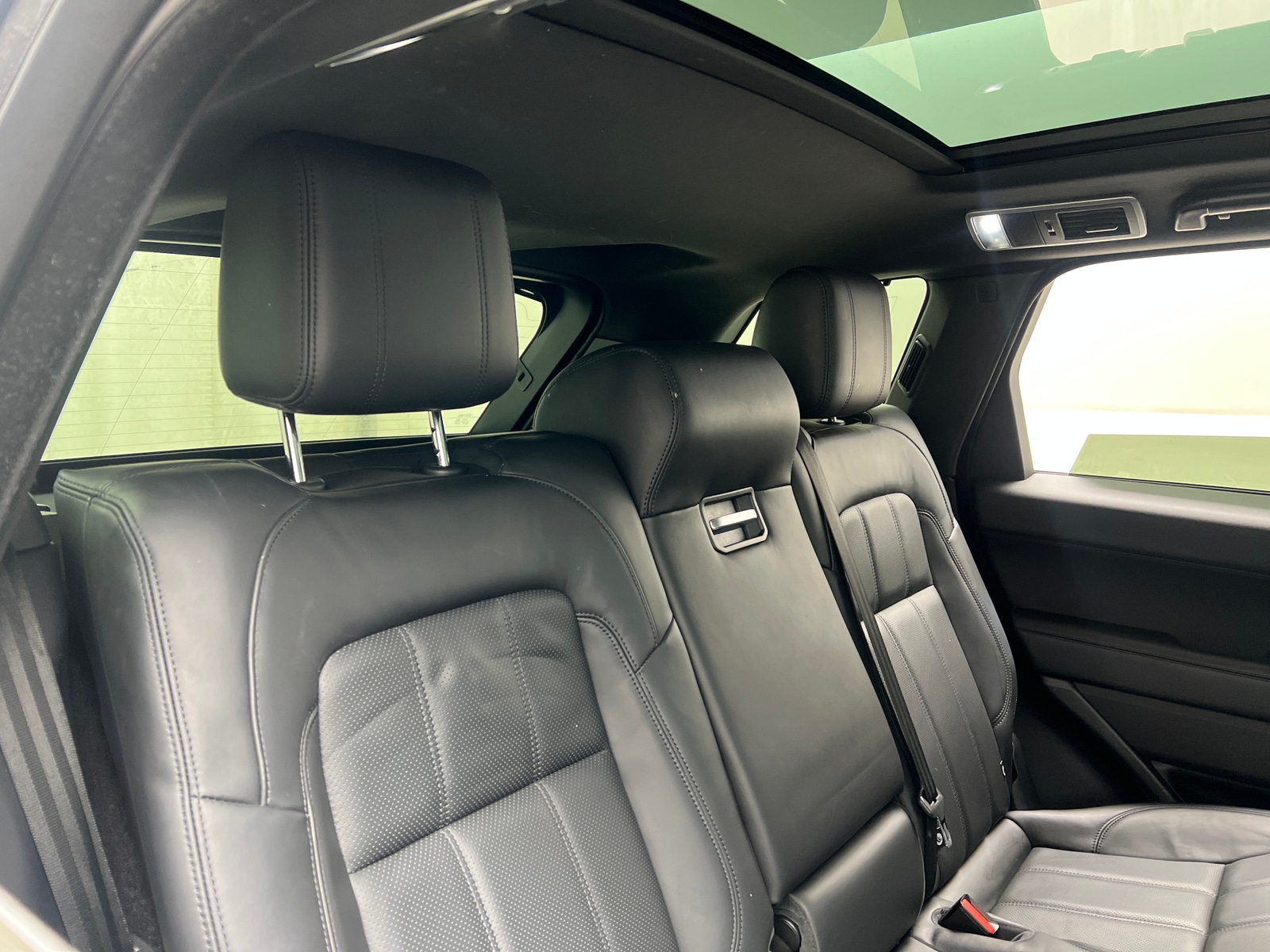 Thumbnail: 2020 Land Rover Range Rover Sport - 5