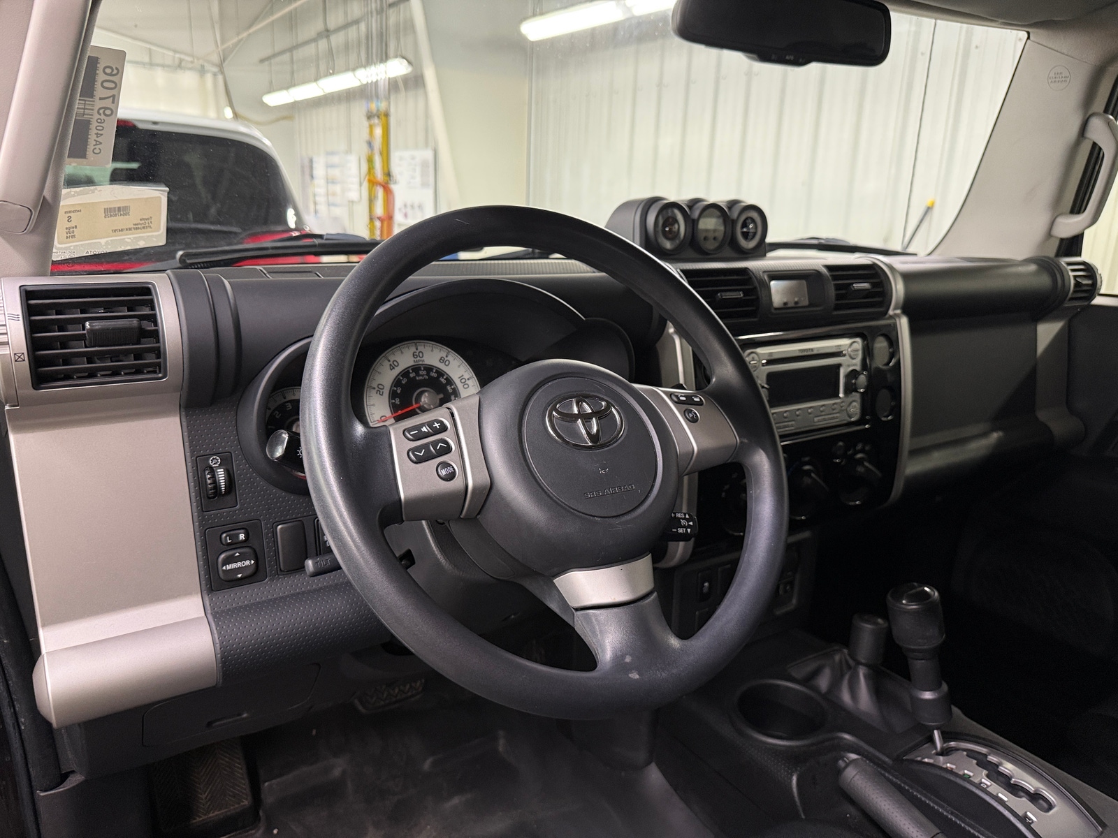 Thumbnail: 2014 Toyota FJ Cruiser - 3