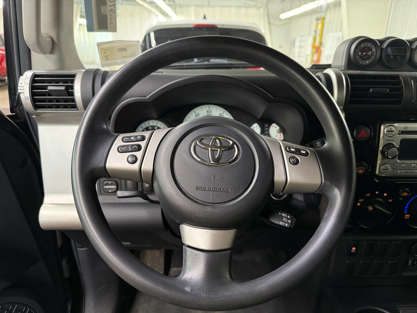 Thumbnail: 2014 Toyota FJ Cruiser - 5