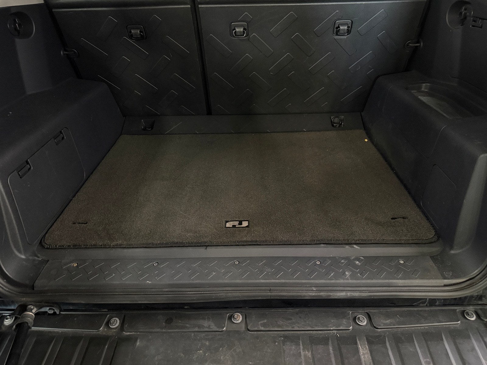 Thumbnail: 2014 Toyota FJ Cruiser - 7