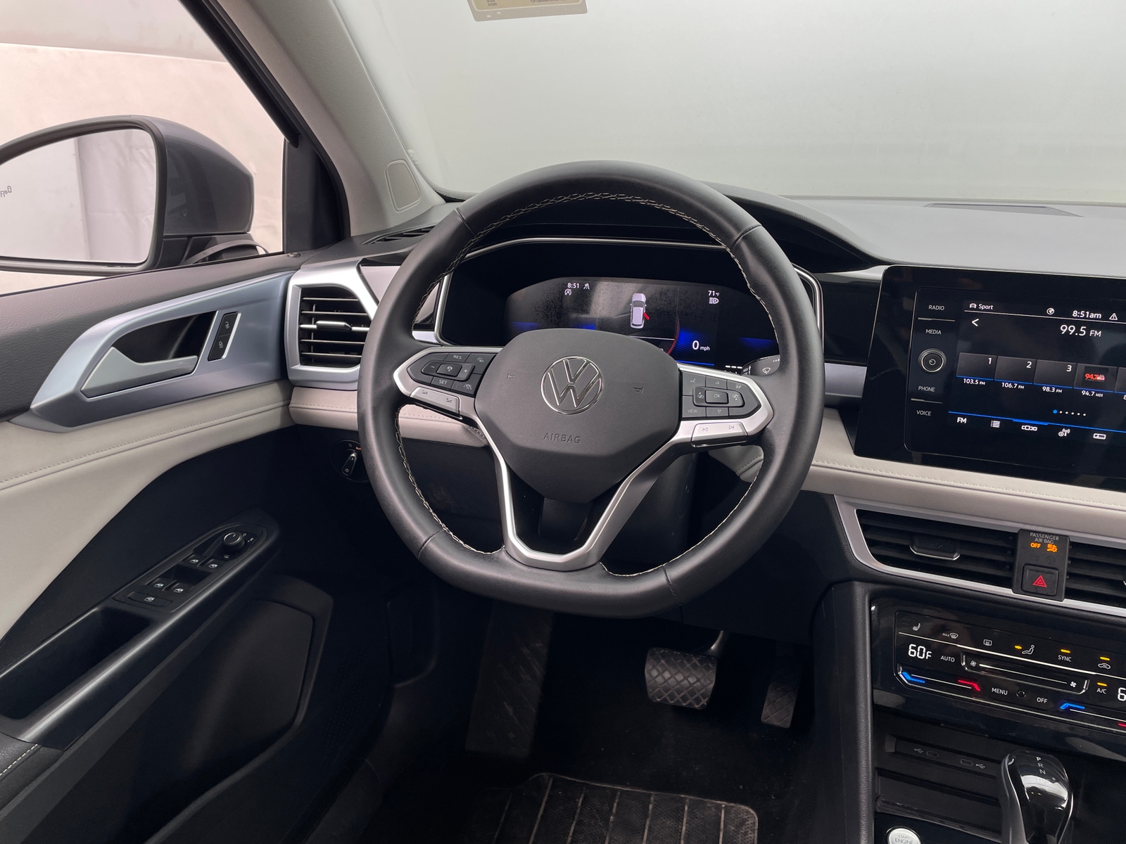 Thumbnail: 2025 Volkswagen Taos - 4