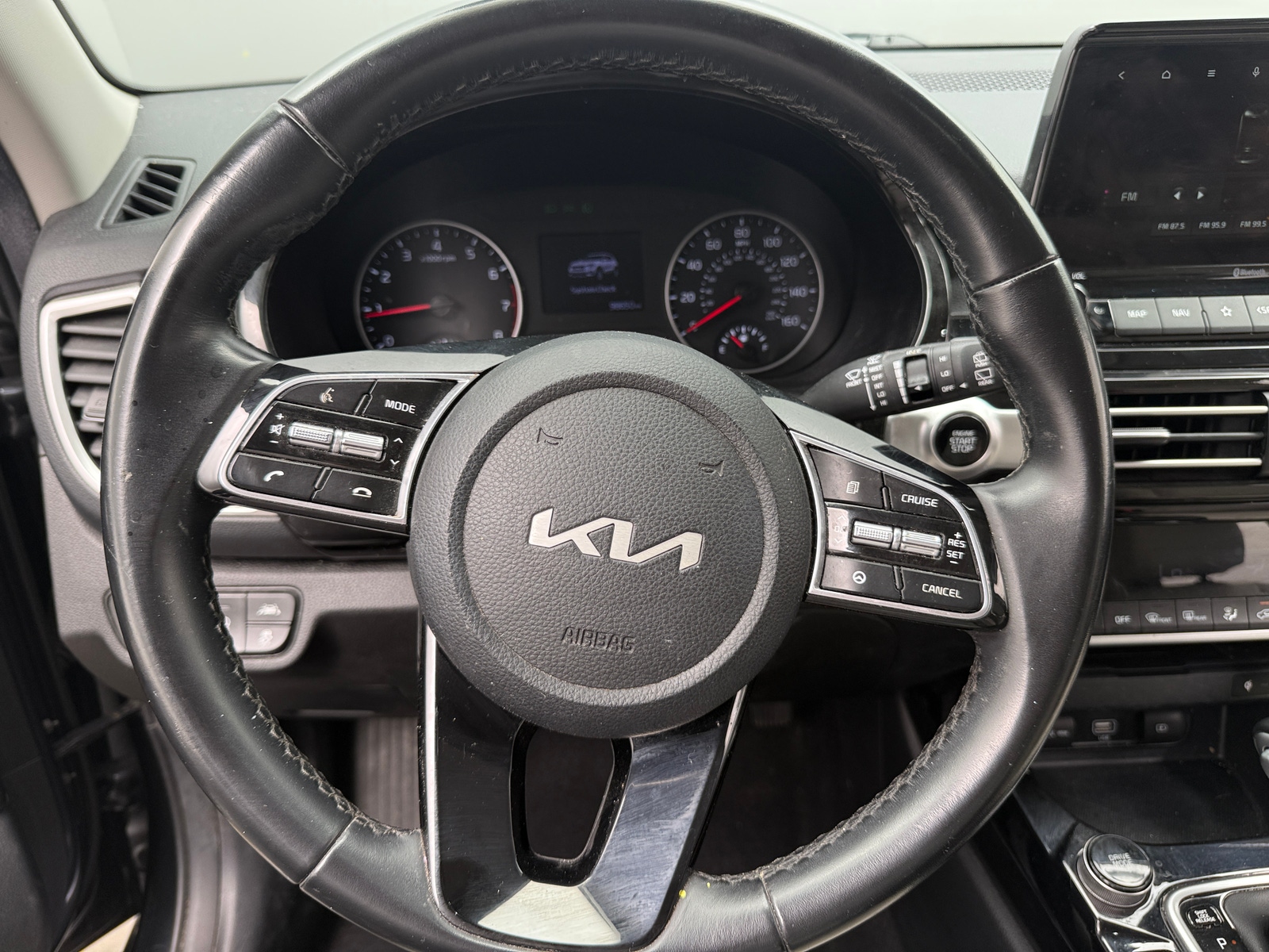 Thumbnail: 2022 Kia Seltos - 4