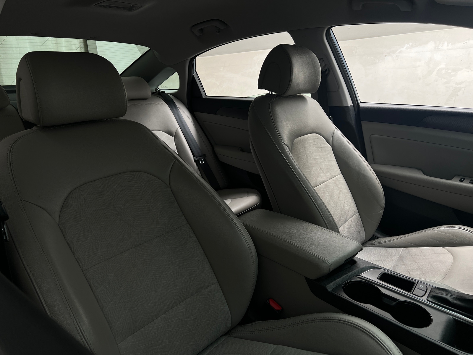 Thumbnail: 2015 Hyundai Sonata - 2