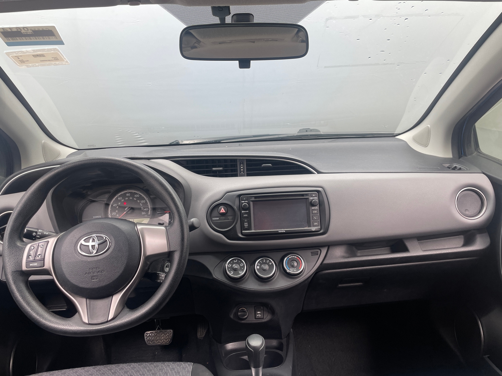 Thumbnail: 2015 Toyota Yaris - 3