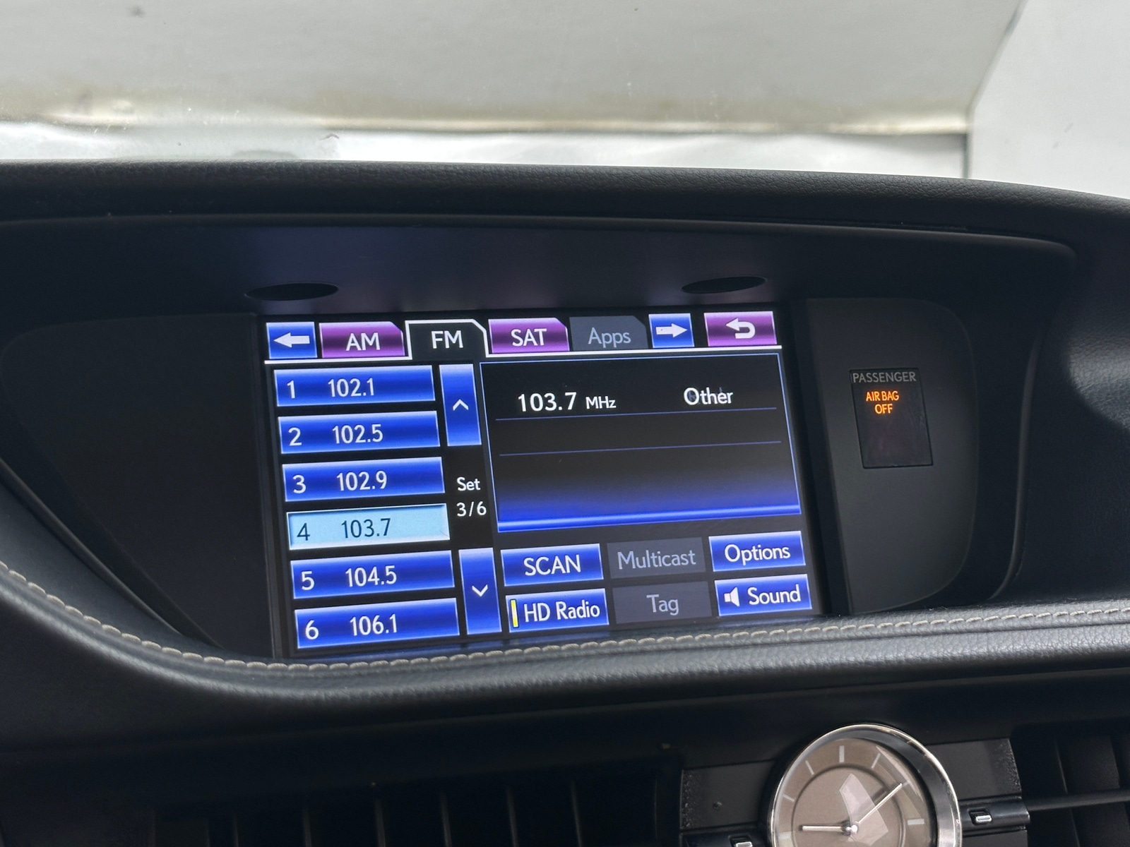 Thumbnail: 2013 Lexus ES - 3