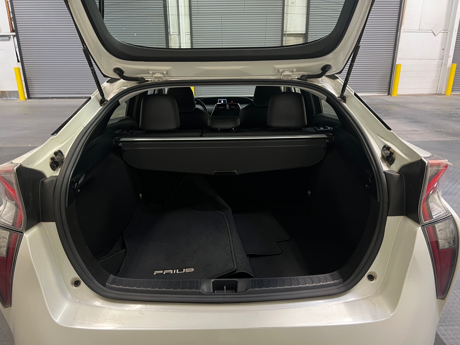 Thumbnail: 2016 Toyota Prius - 7