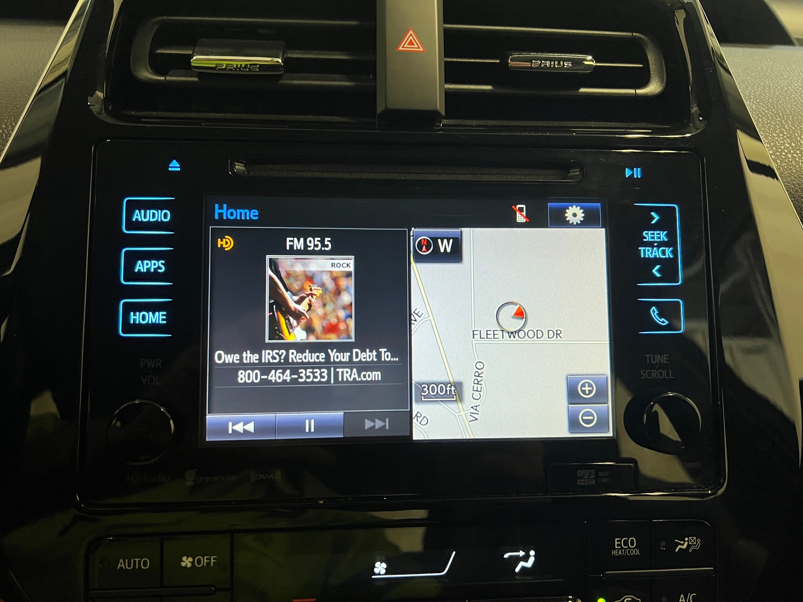 Thumbnail: 2016 Toyota Prius - 4