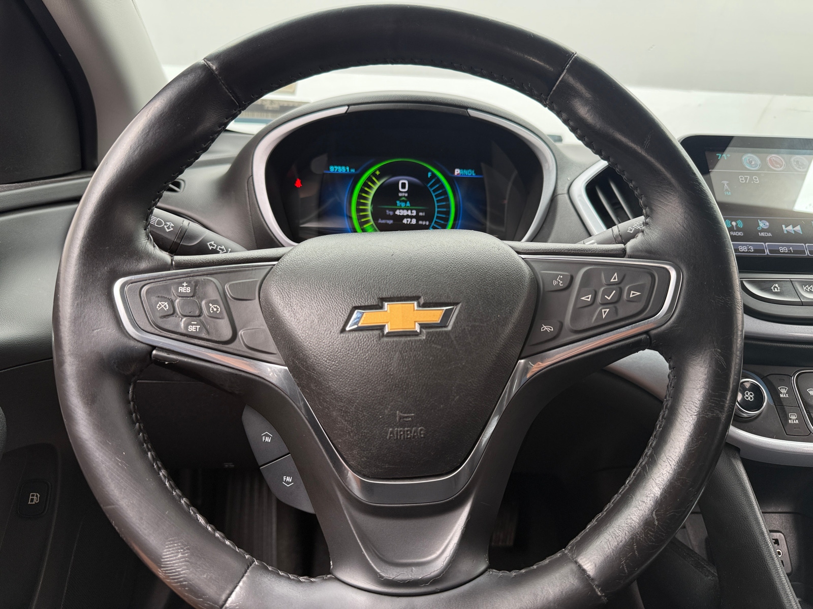 Thumbnail: 2017 Chevrolet Volt - 5