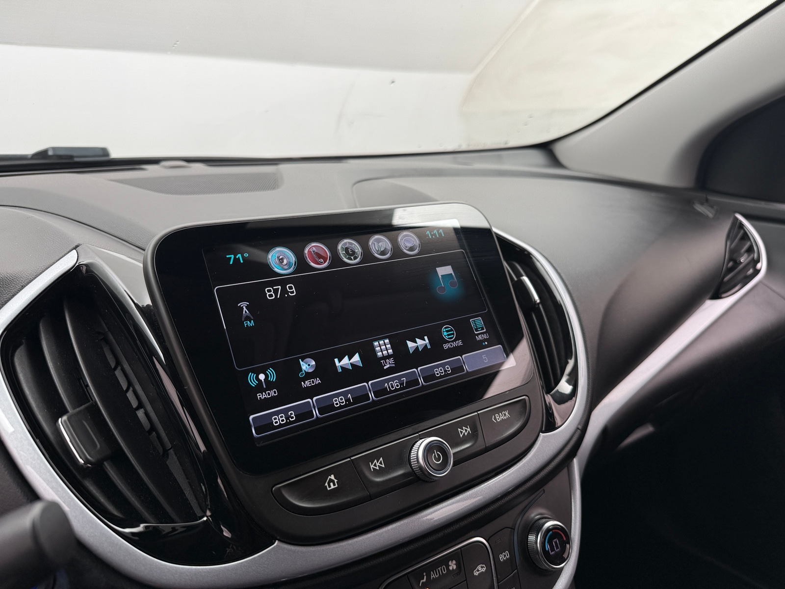 Thumbnail: 2017 Chevrolet Volt - 4
