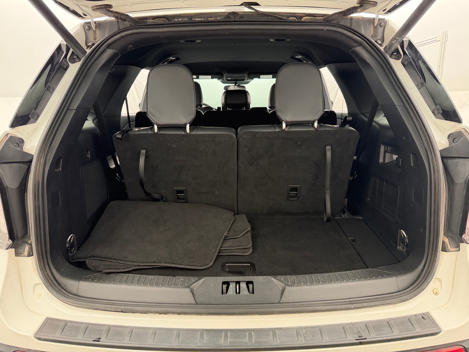 Thumbnail: 2025 Ford Explorer - 7