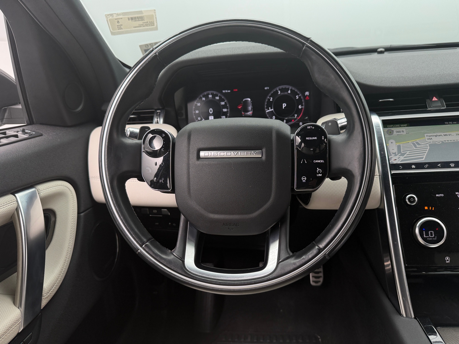 Thumbnail: 2020 Land Rover Discovery Sport - 4