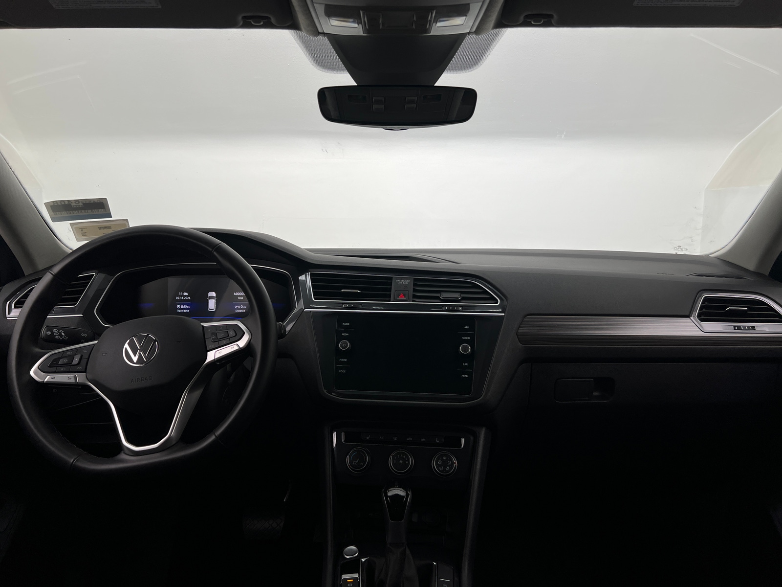 Thumbnail: 2024 Volkswagen Tiguan - 2