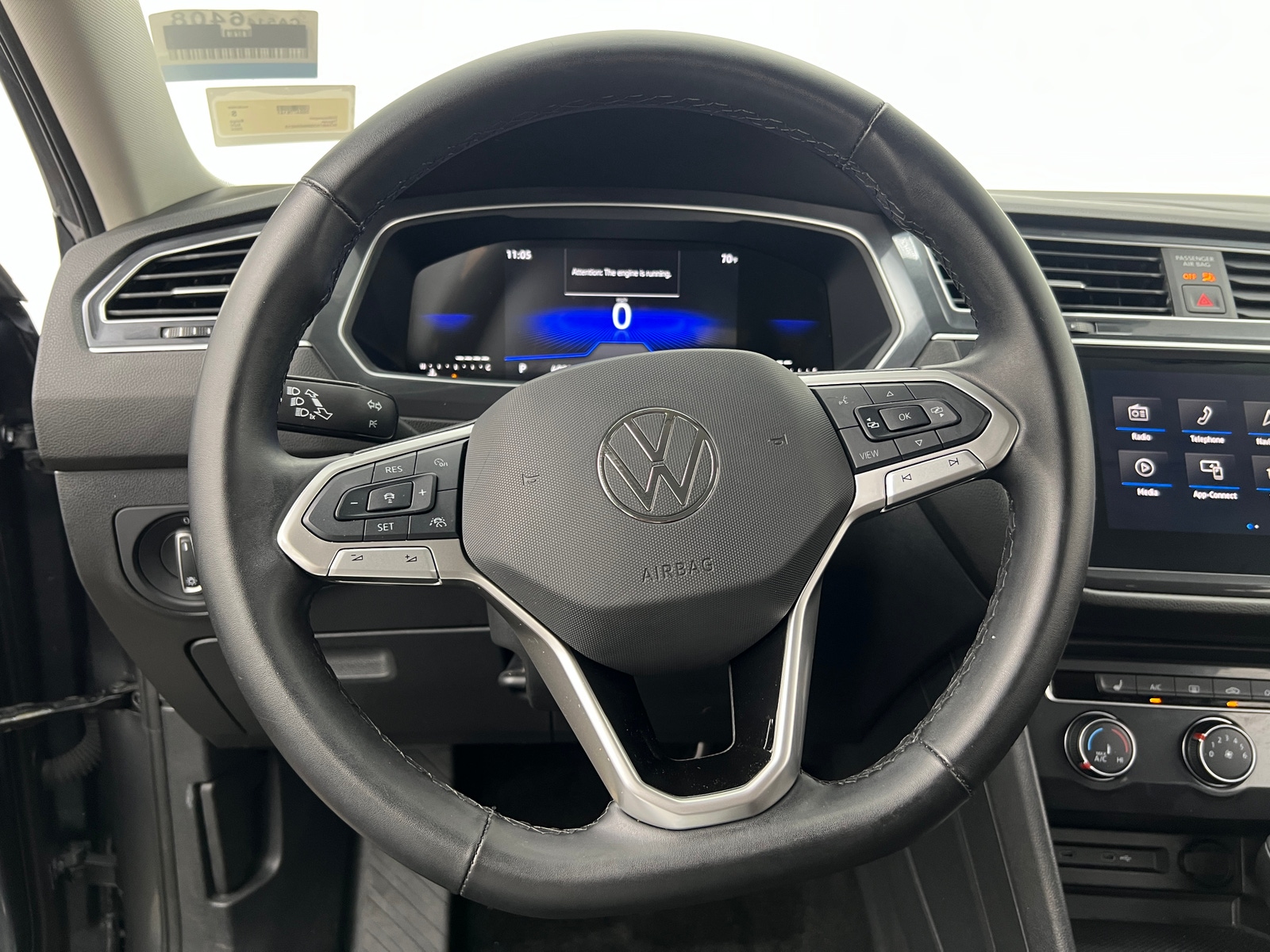 Thumbnail: 2024 Volkswagen Tiguan - 4