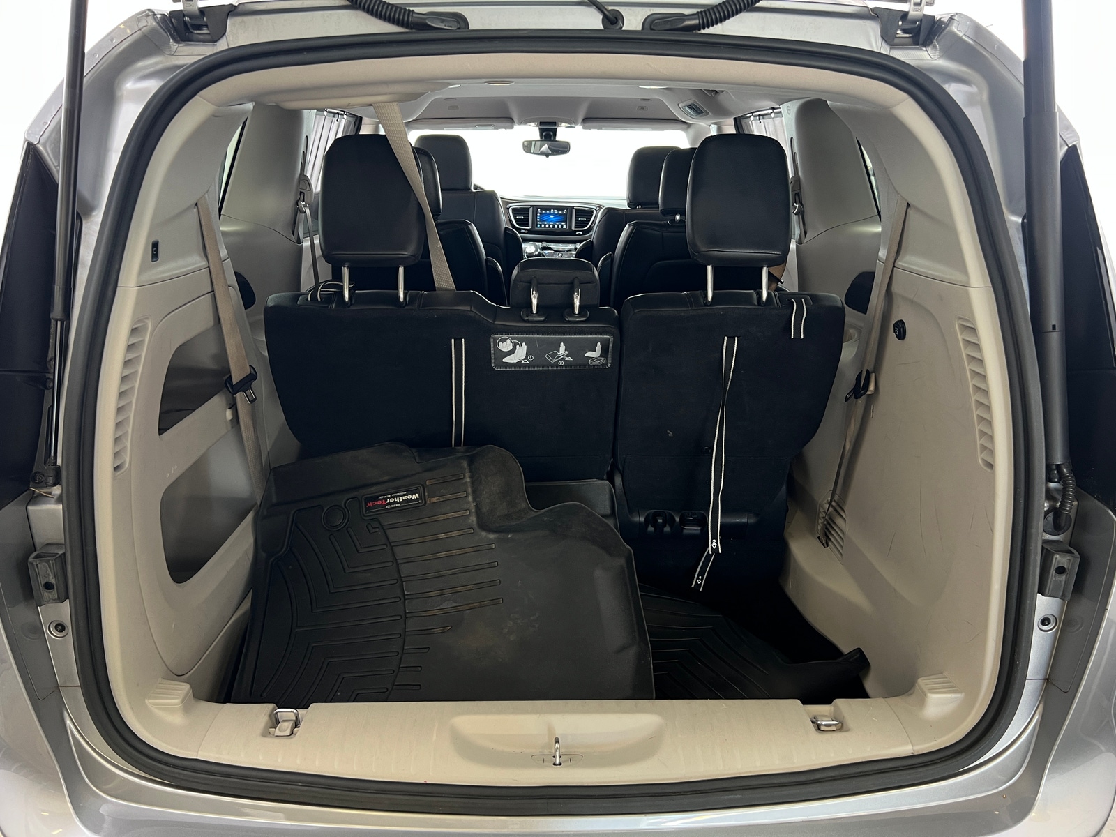 Thumbnail: 2018 Chrysler Pacifica - 6