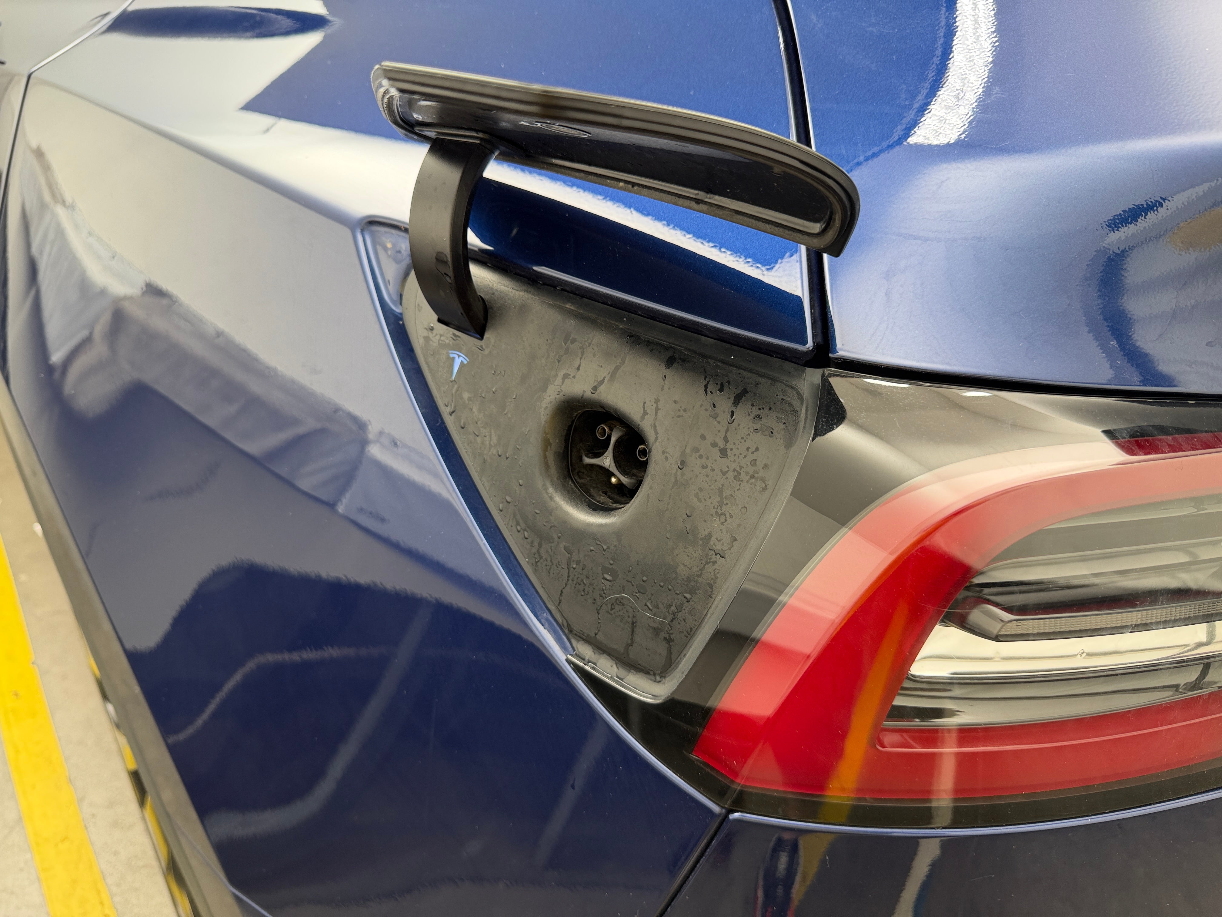 Used 2023 Tesla Model Y Performance with VIN 7SAYGDEF7PF811439 for sale in Oak Creek, WI