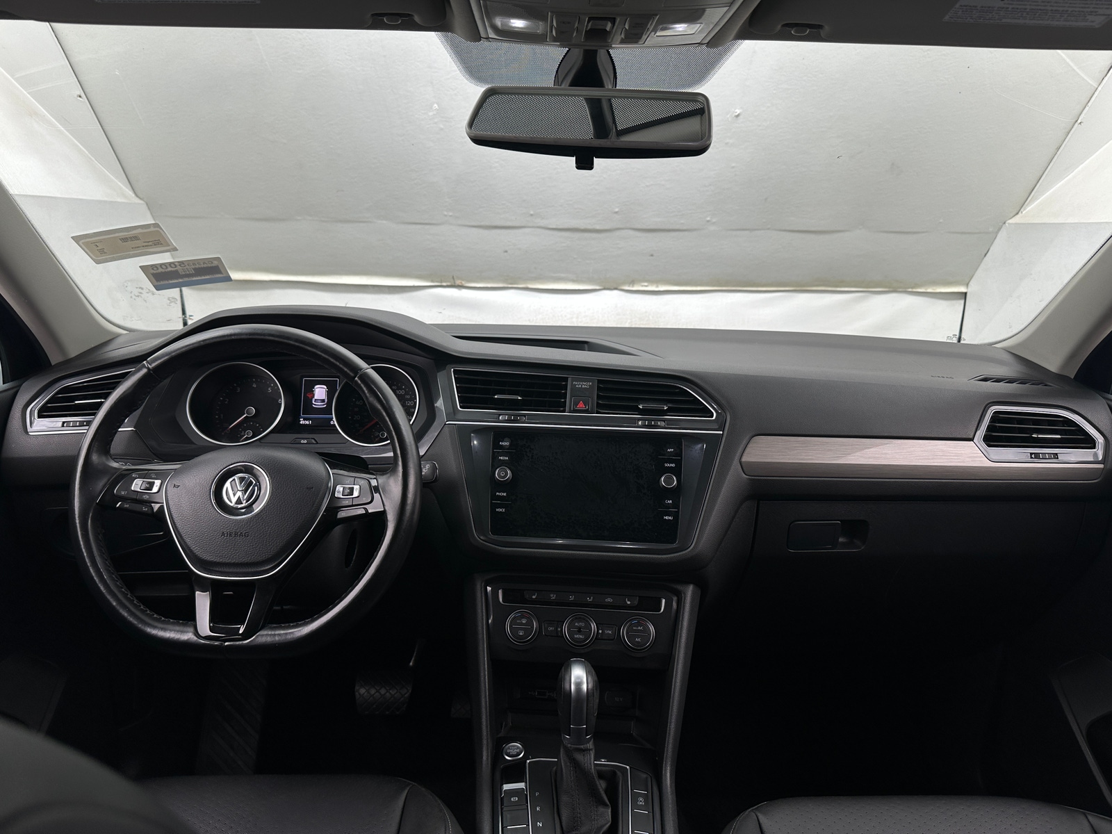 Thumbnail: 2019 Volkswagen Tiguan - 2