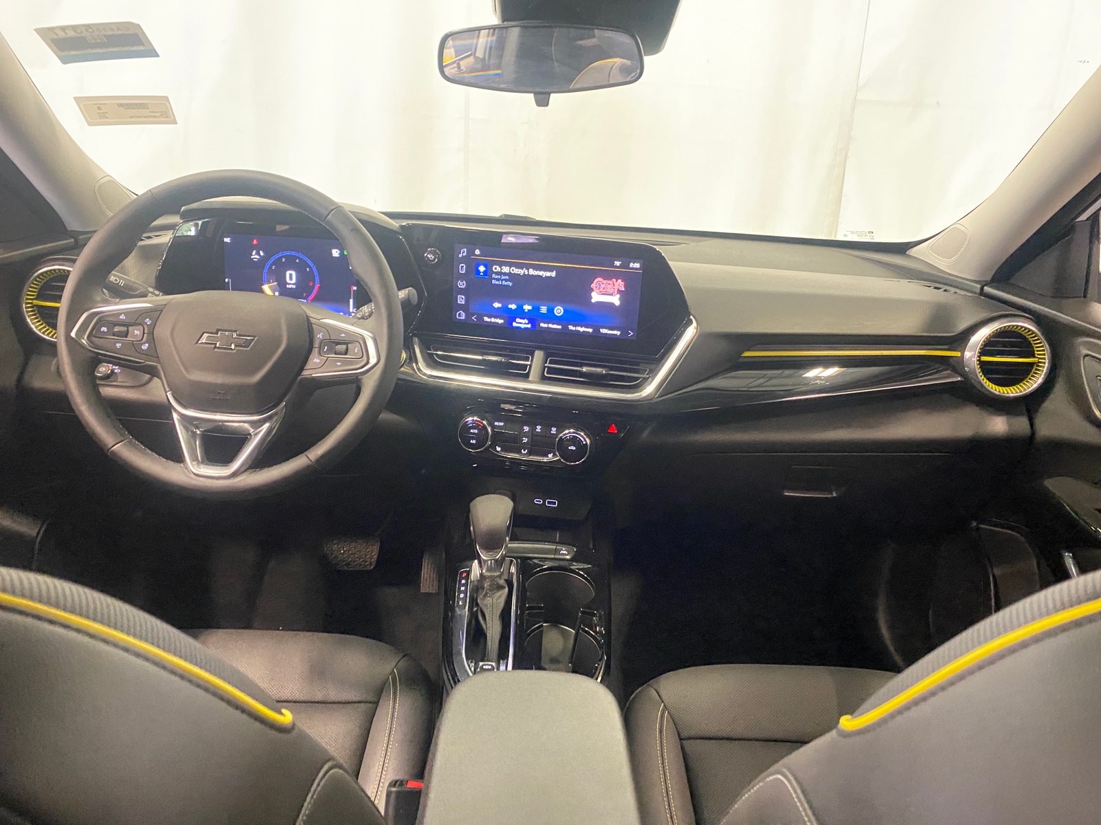 Thumbnail: 2025 Chevrolet Trax - 2