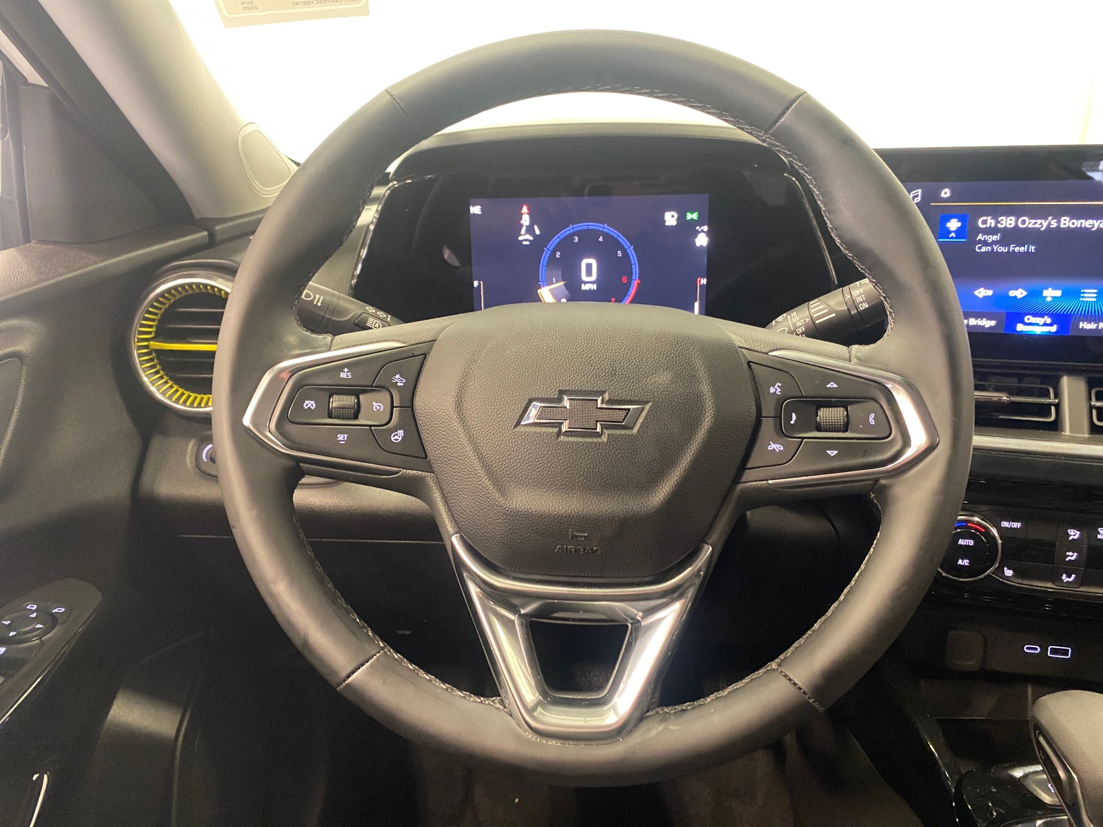 Thumbnail: 2025 Chevrolet Trax - 4