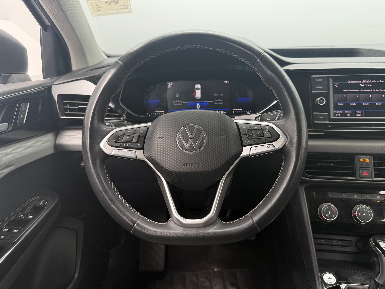 Thumbnail: 2023 Volkswagen Taos - 5