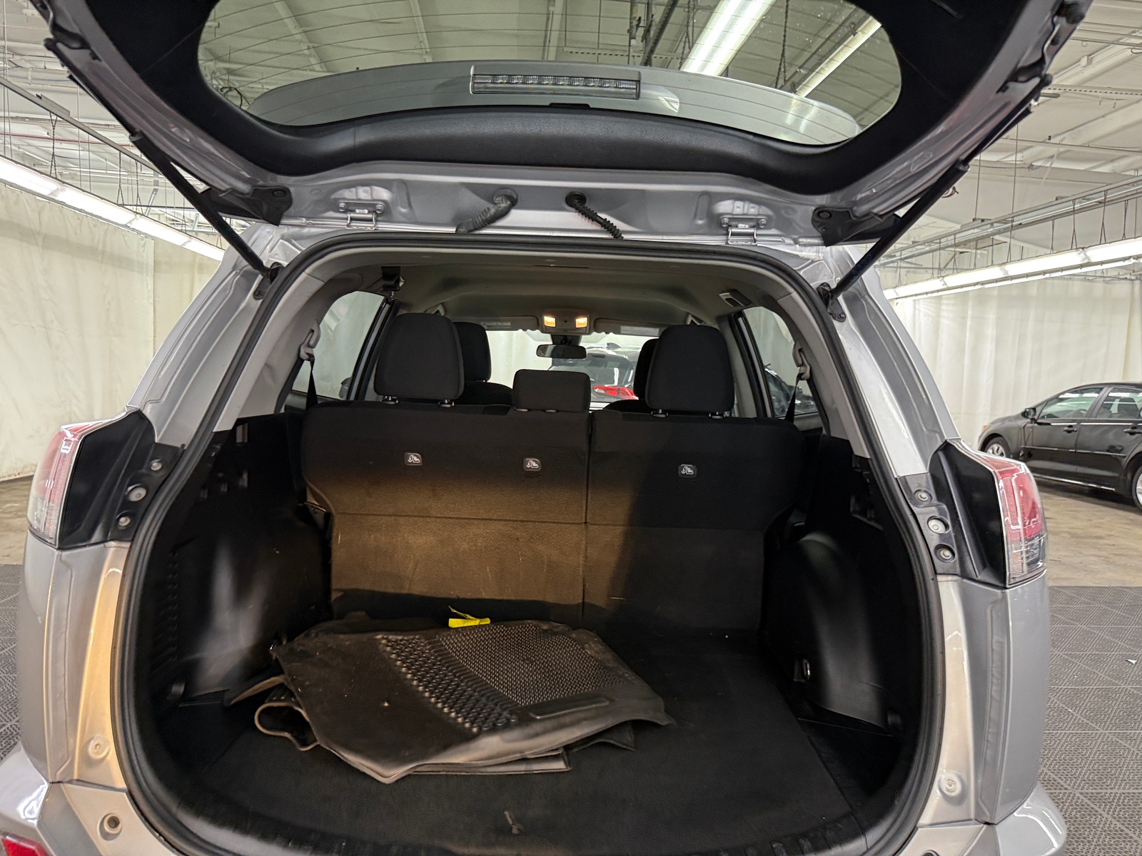 Thumbnail: 2018 Toyota RAV4 - 7