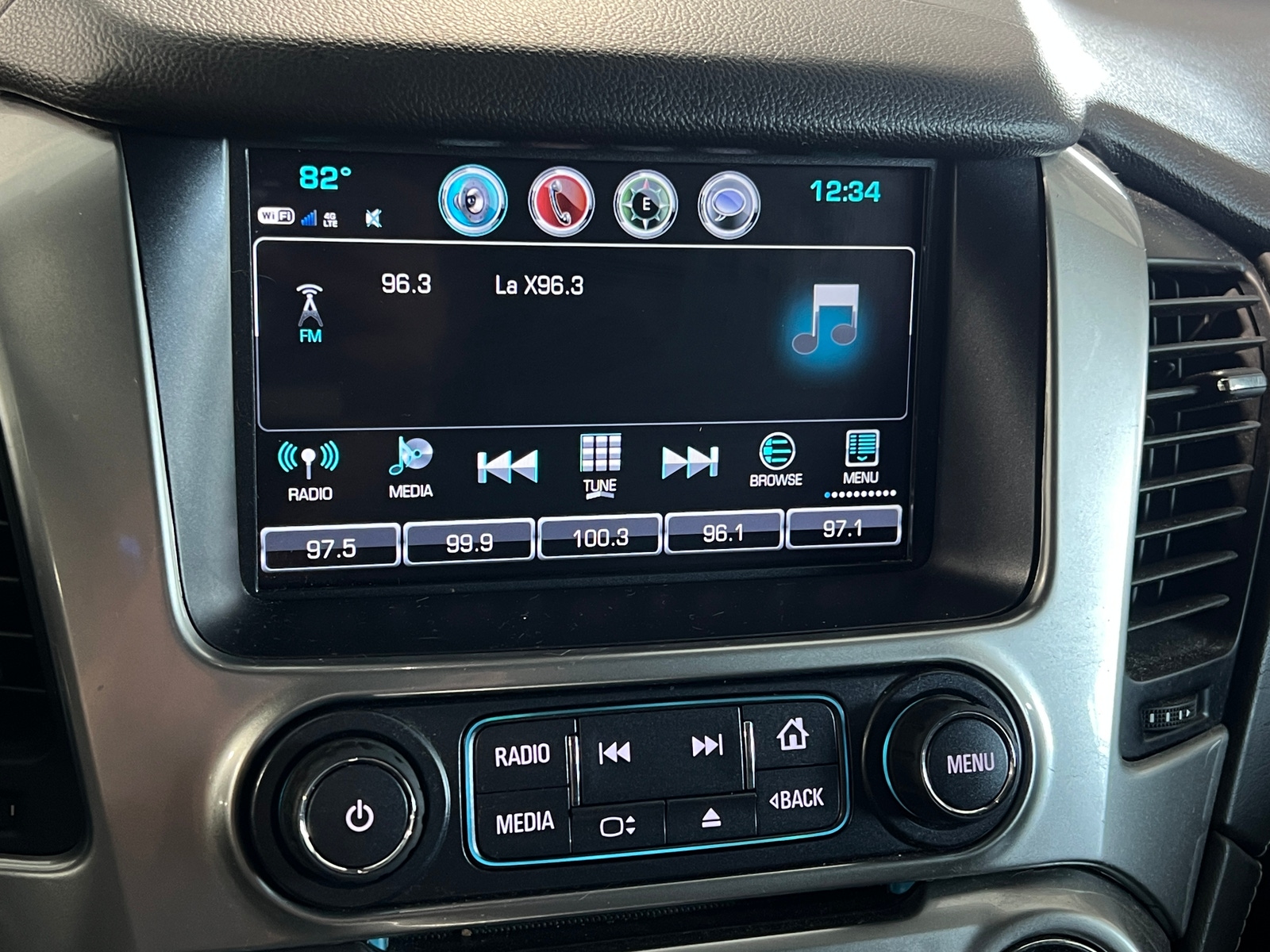 Thumbnail: 2020 Chevrolet Suburban - 4