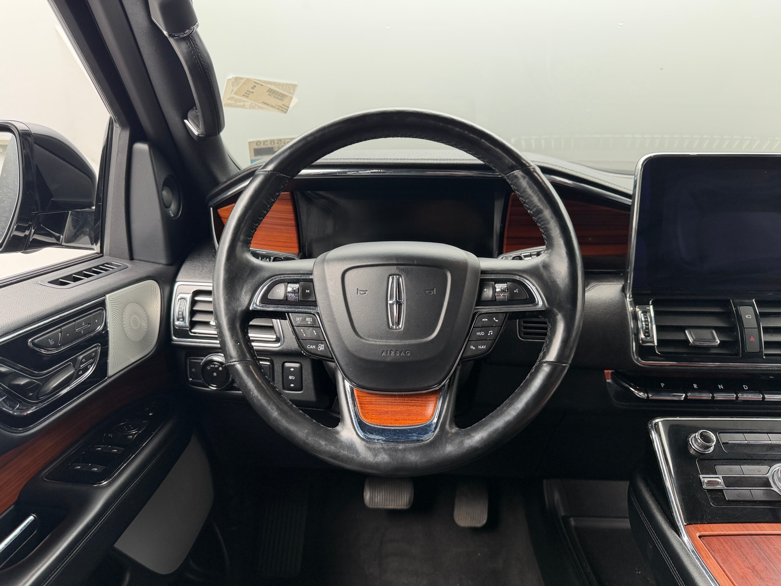 Thumbnail: 2018 Lincoln Navigator L - 4