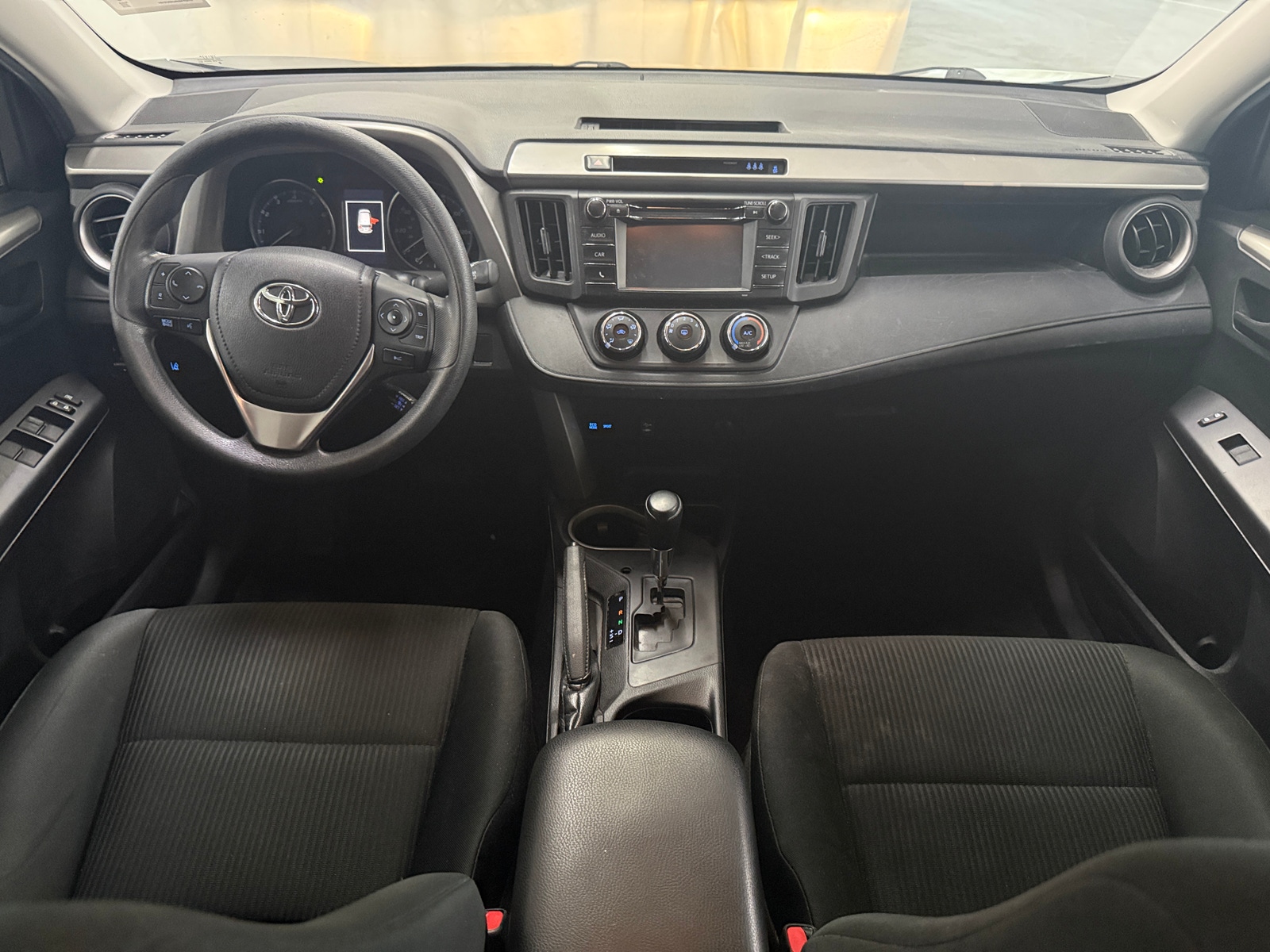 Thumbnail: 2018 Toyota RAV4 - 3