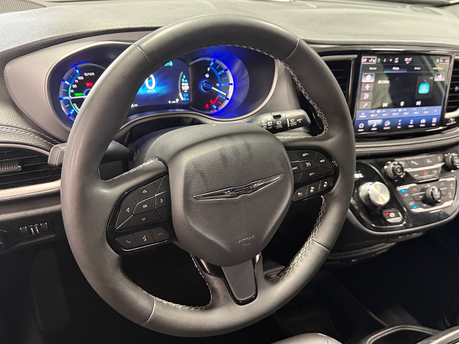 Thumbnail: 2024 Chrysler Pacifica - 4