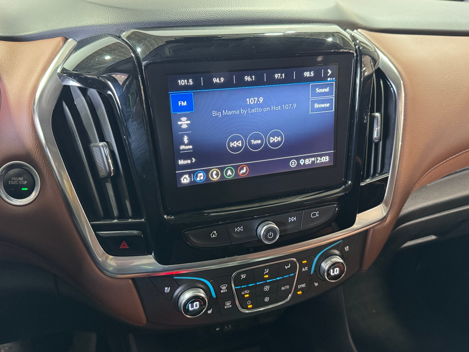 Thumbnail: 2021 Chevrolet Traverse - 3