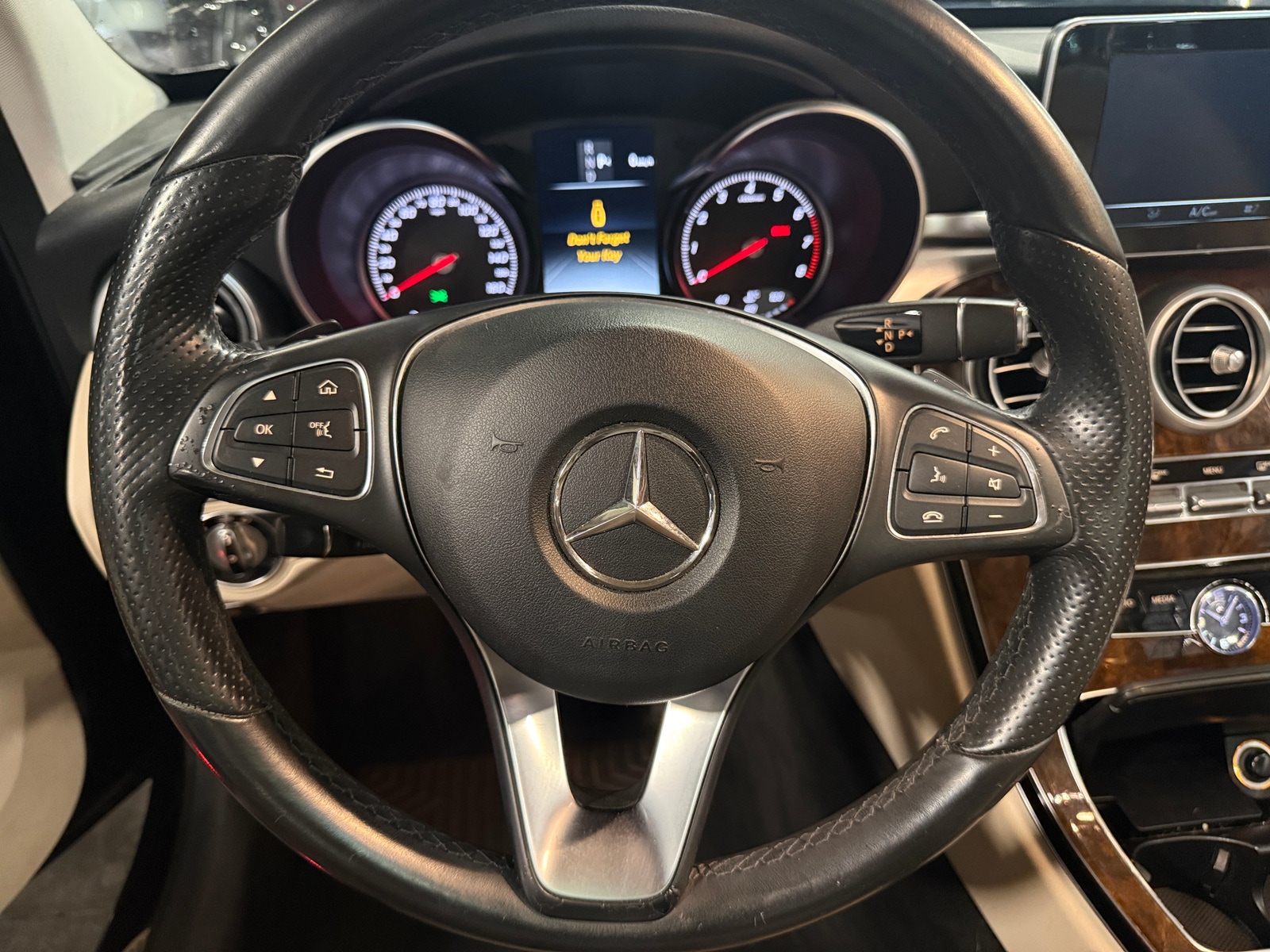 Thumbnail: 2016 Mercedes-Benz C-Class - 4