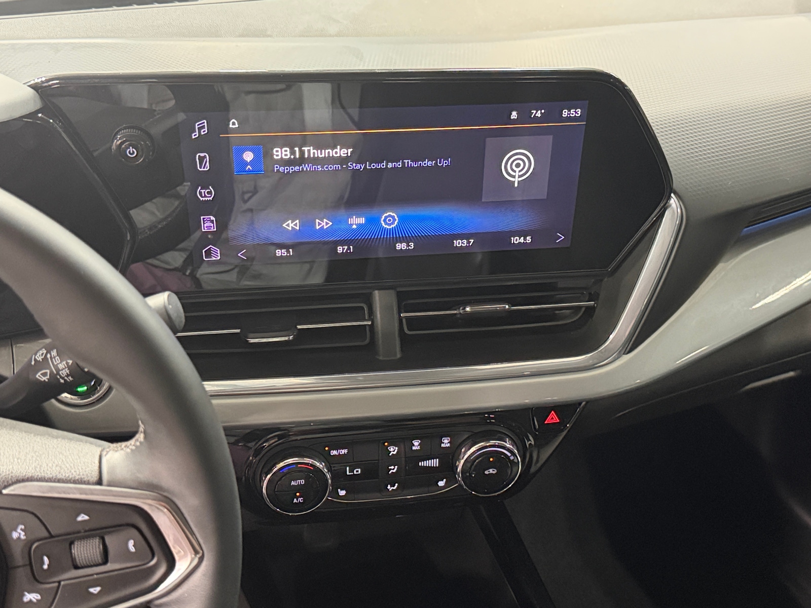 Thumbnail: 2024 Chevrolet Trax - 4