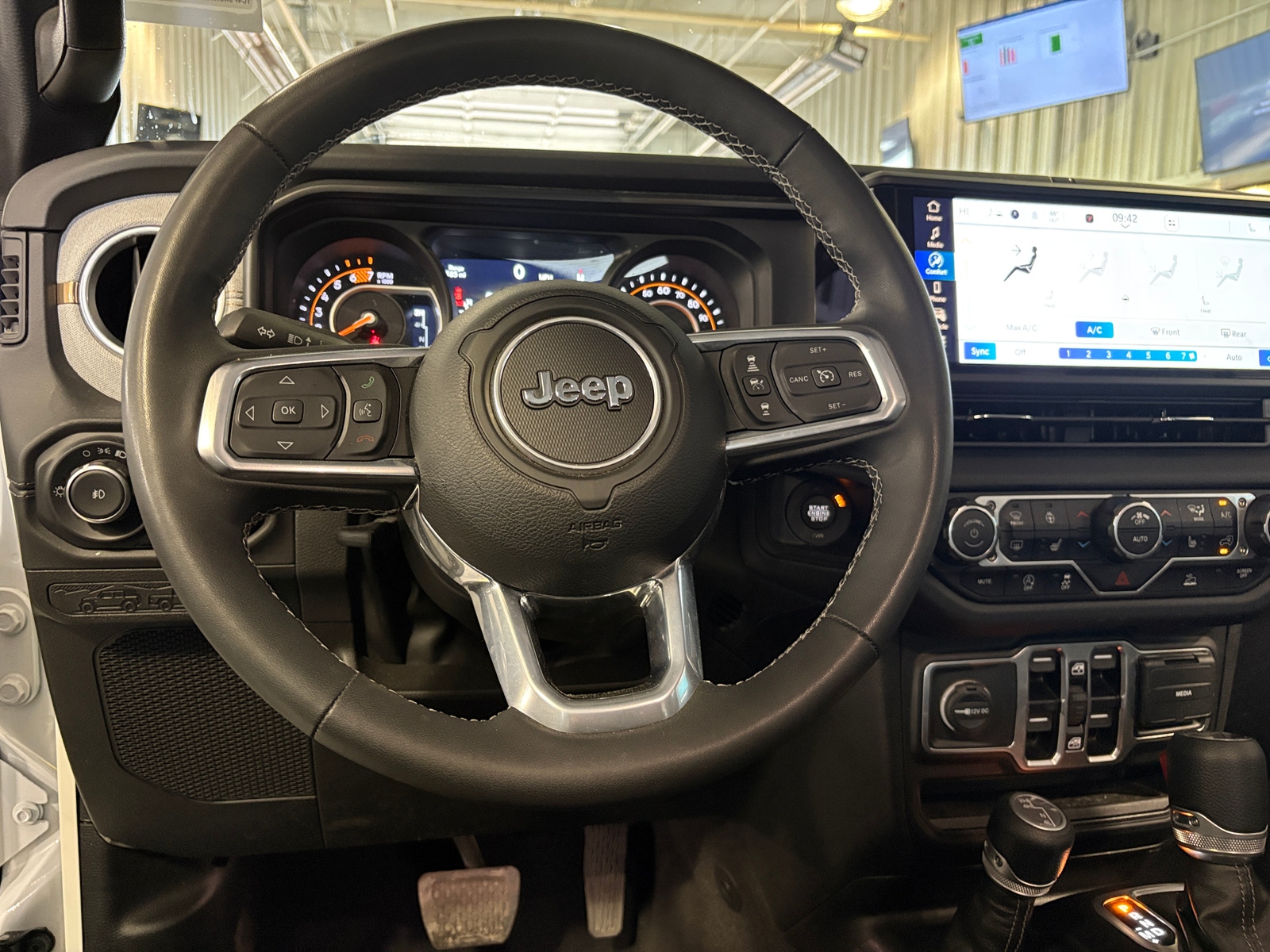 Thumbnail: 2025 Jeep Wrangler - 5