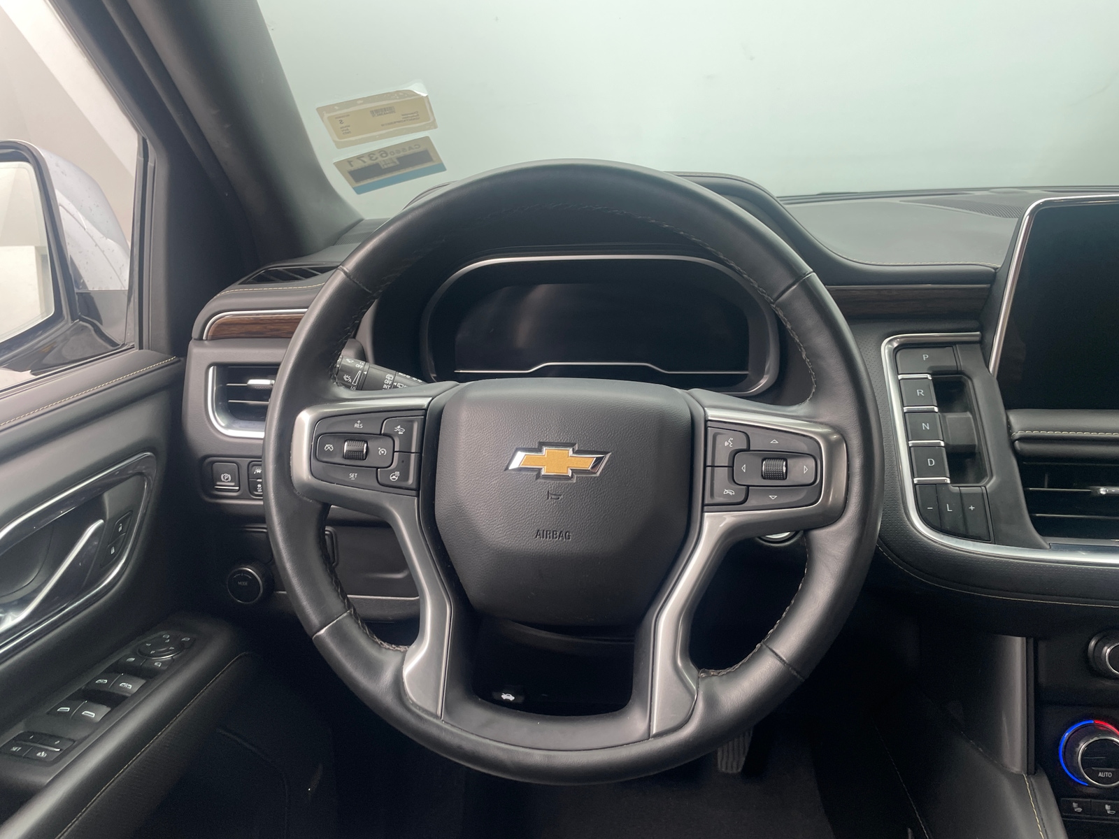 Thumbnail: 2023 Chevrolet Suburban - 4