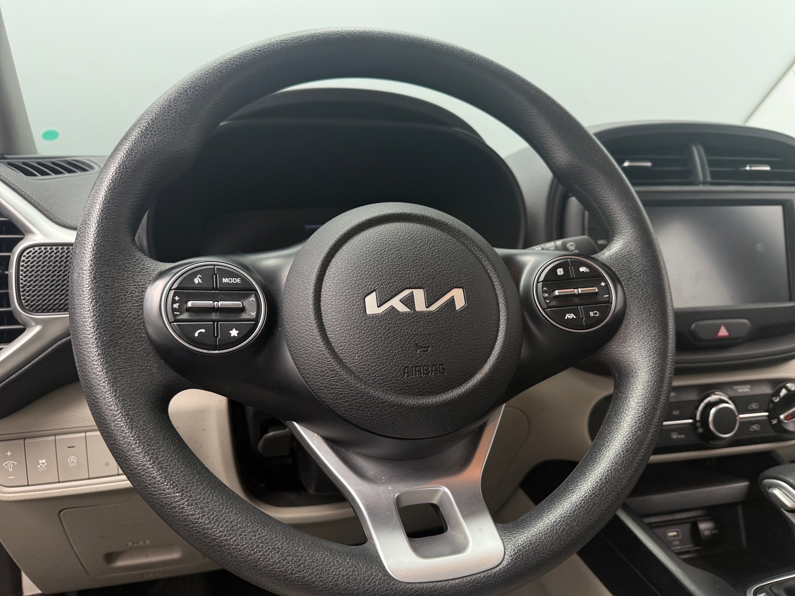 Thumbnail: 2023 Kia Soul - 5
