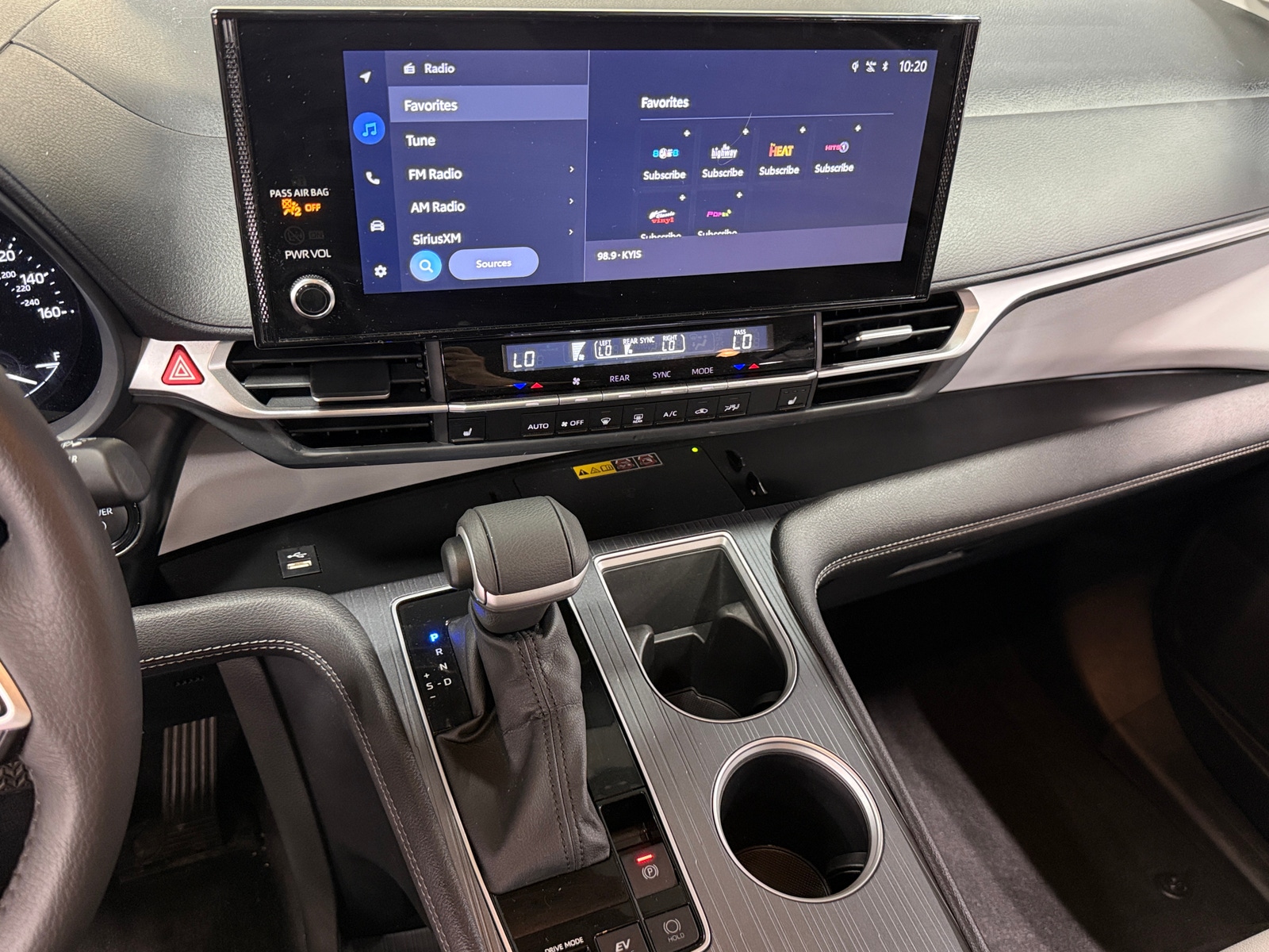 Thumbnail: 2025 Toyota Sienna - 3