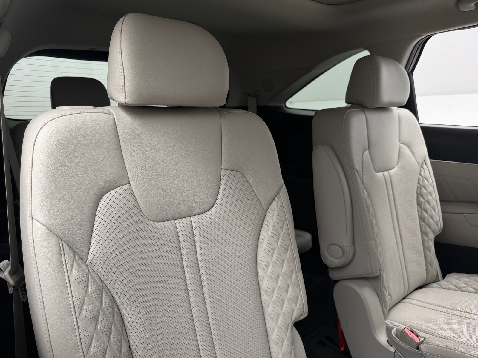 Thumbnail: 2022 Kia Sorento - 5