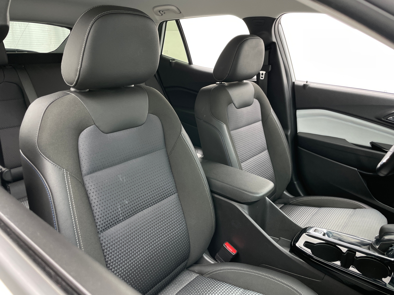 Thumbnail: 2025 Chevrolet Trax - 2