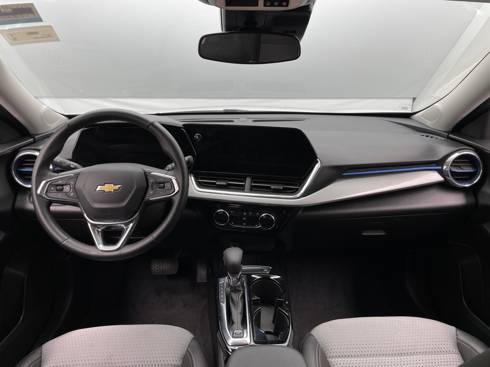 Thumbnail: 2025 Chevrolet Trax - 3