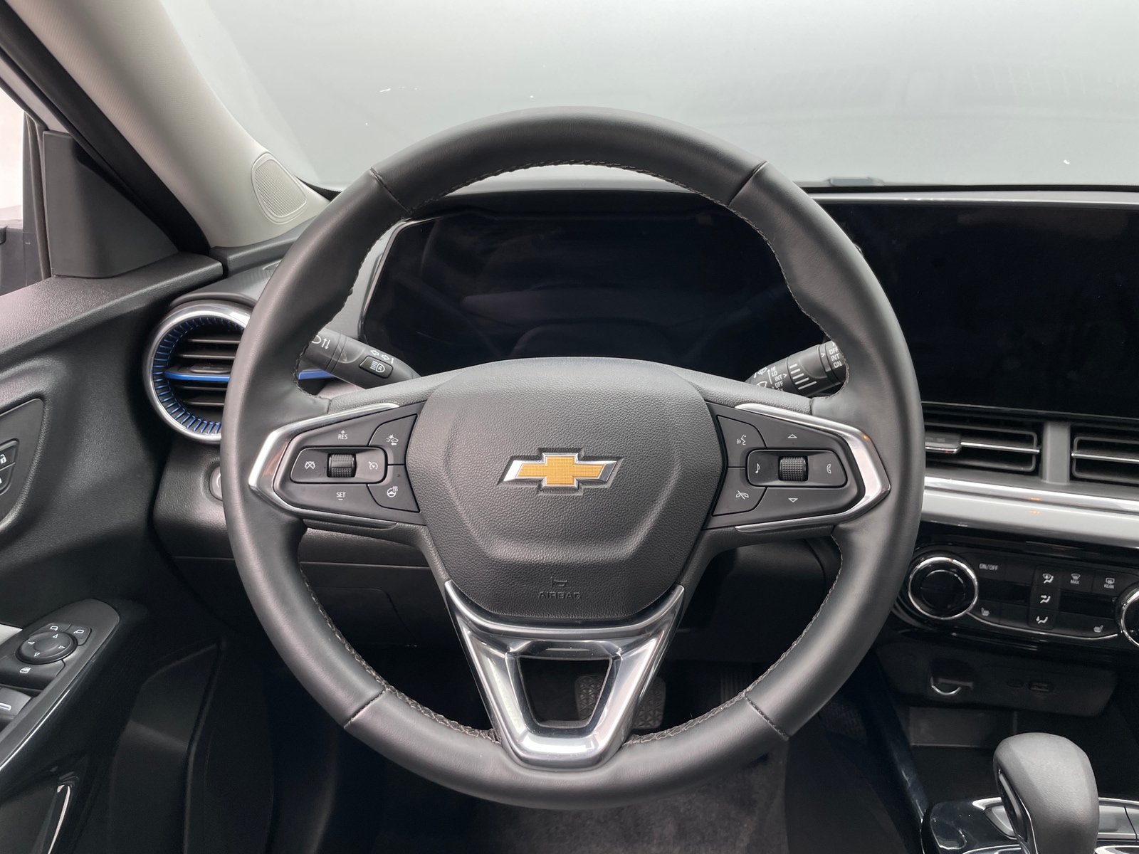 Thumbnail: 2025 Chevrolet Trax - 5