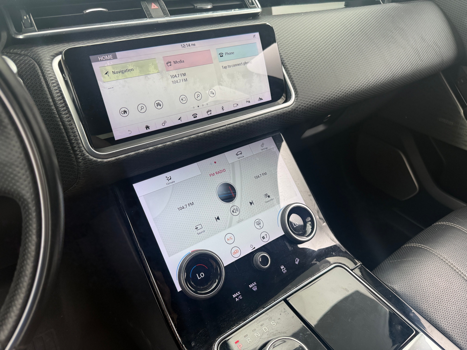 Thumbnail: 2020 Land Rover Range Rover Velar - 3