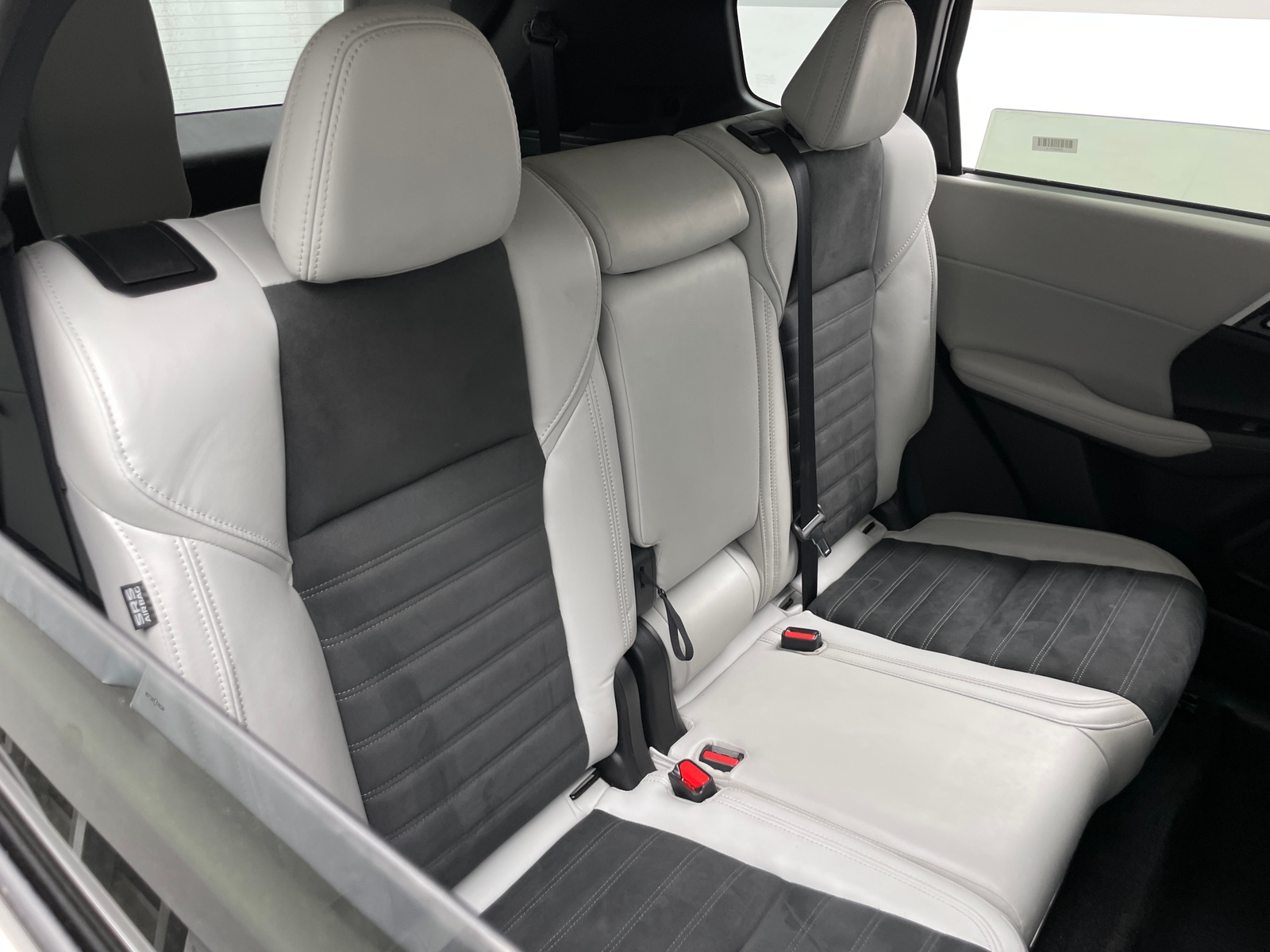 Thumbnail: 2025 Mitsubishi Outlander - 5