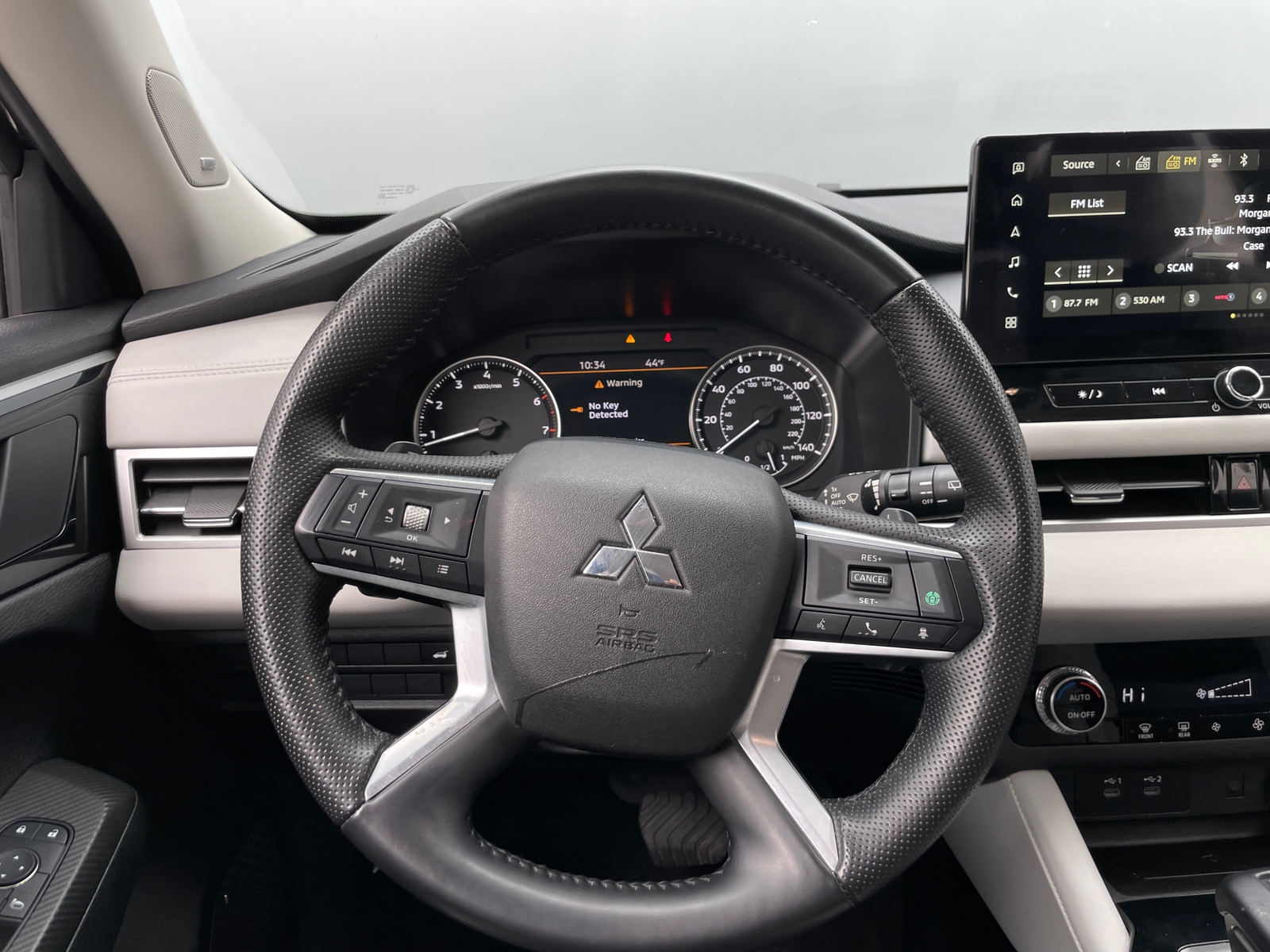 Thumbnail: 2025 Mitsubishi Outlander - 4