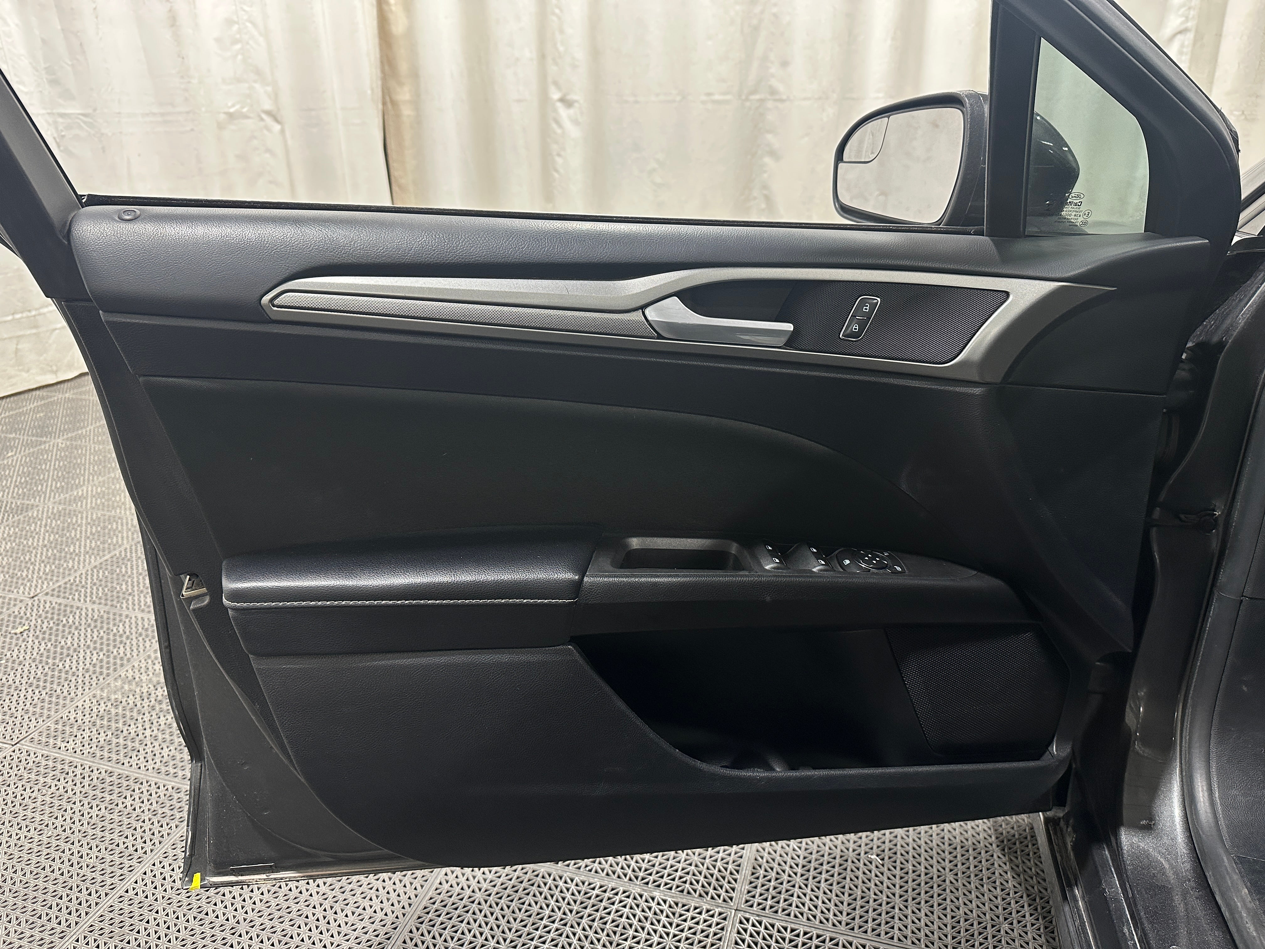 2018 Ford Fusion SE - Photo 10