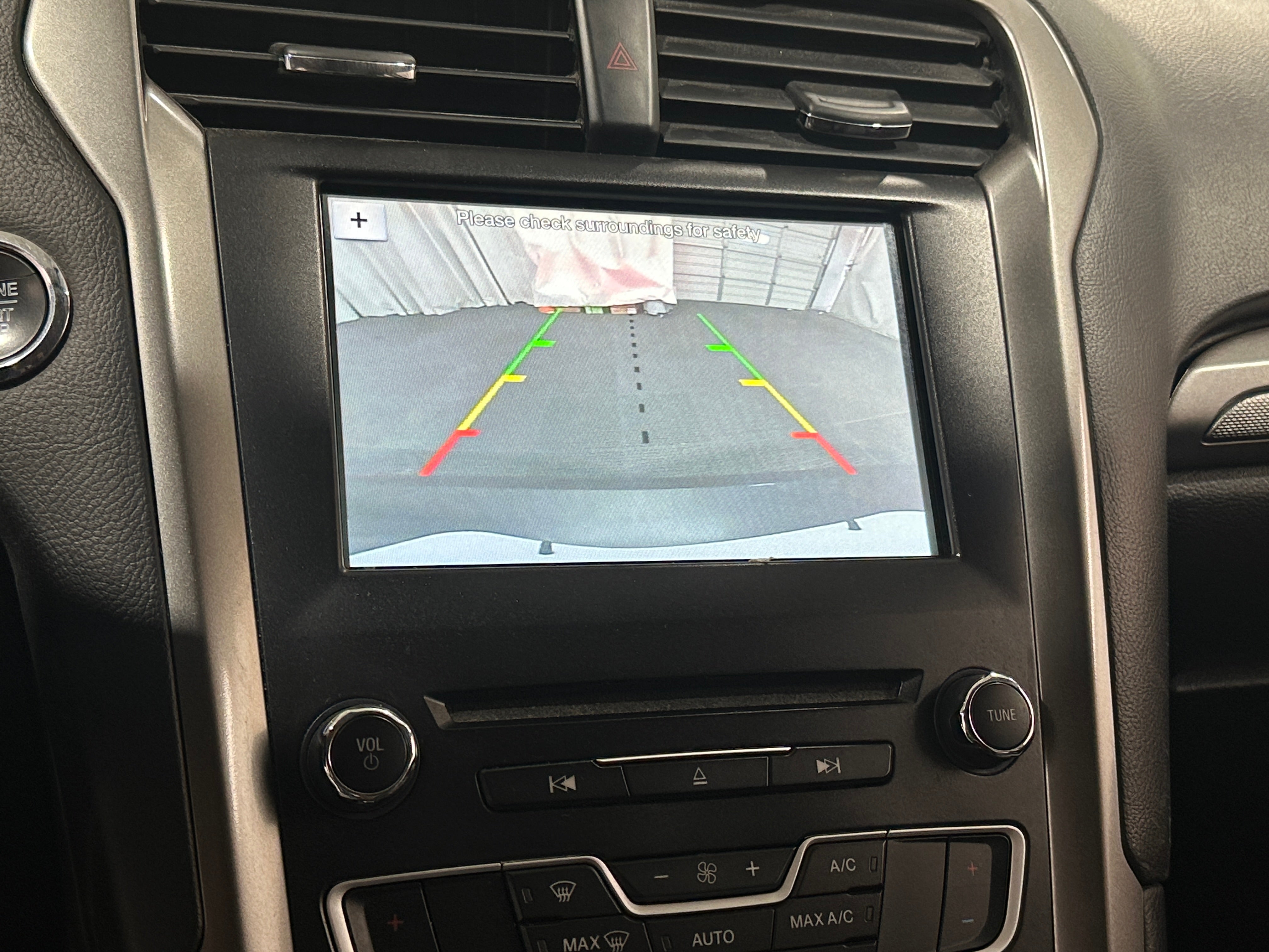 2018 Ford Fusion SE - Photo 14