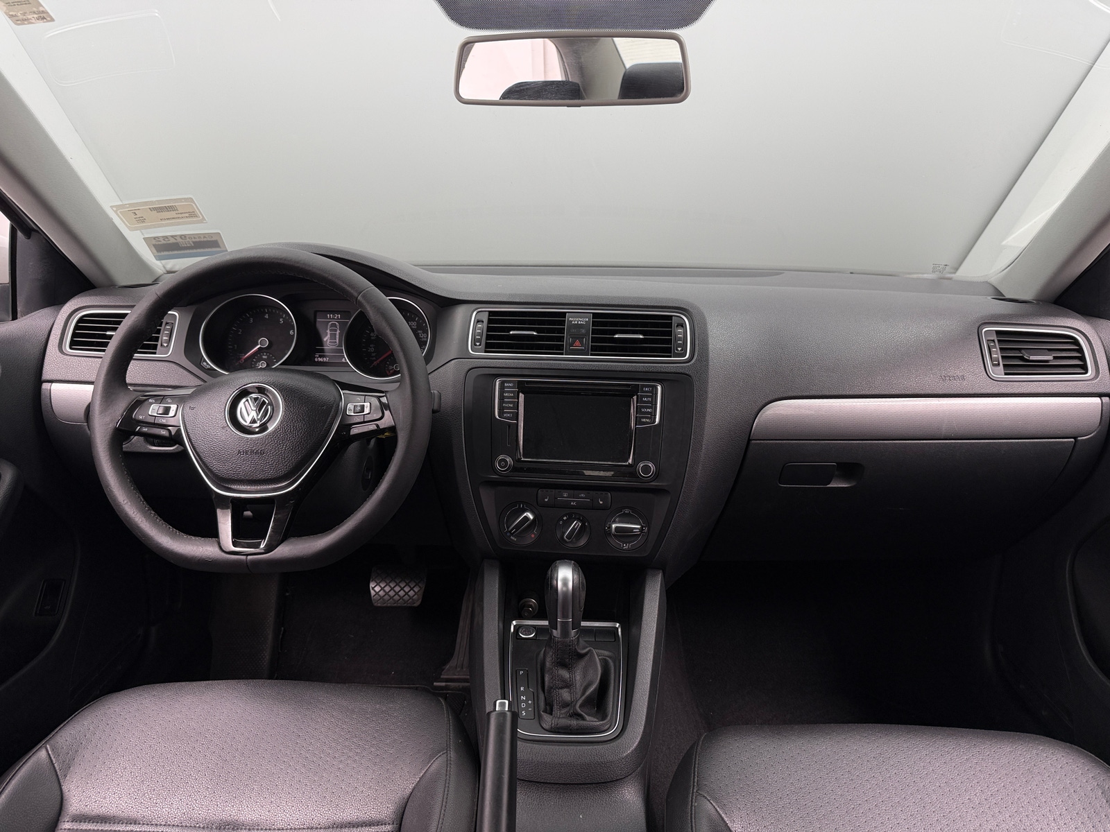 Thumbnail: 2017 Volkswagen Jetta - 2