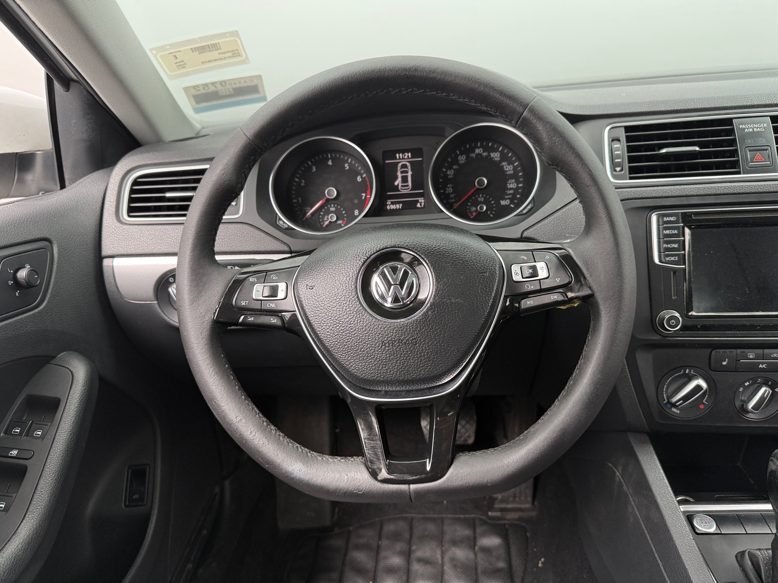 Thumbnail: 2017 Volkswagen Jetta - 4