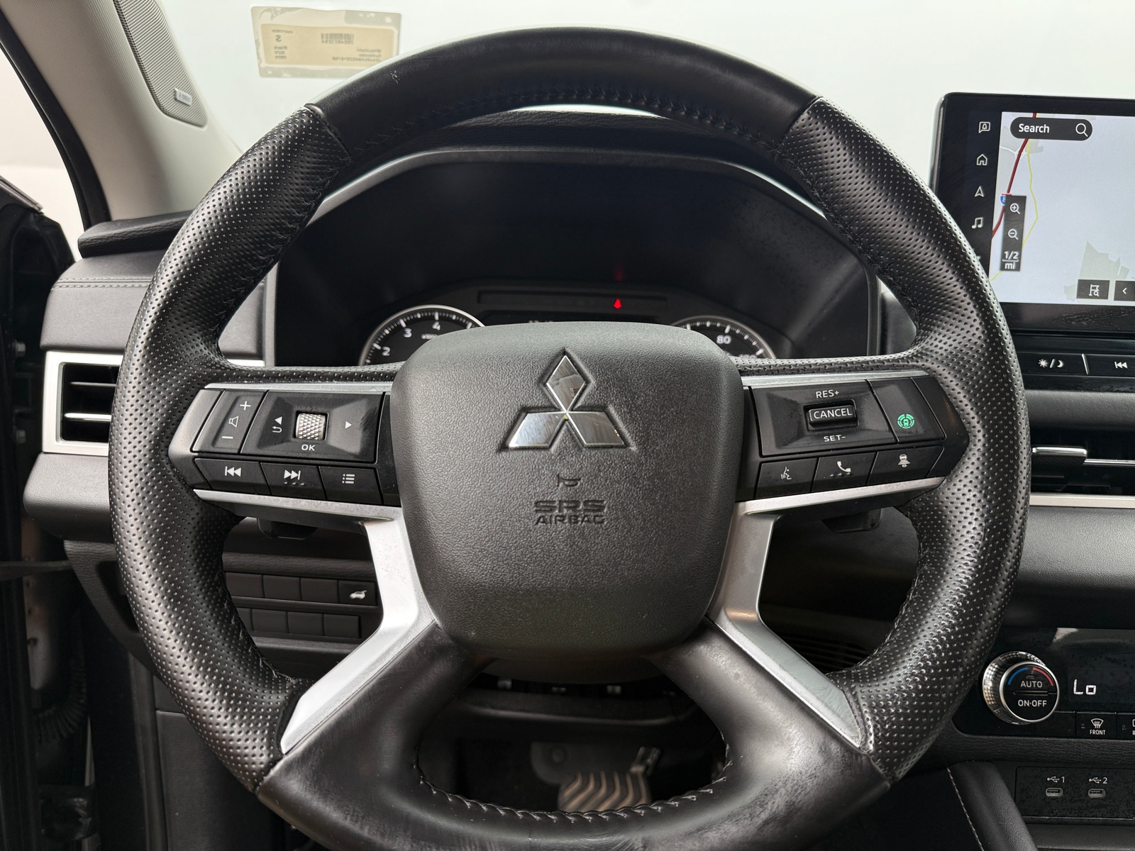 Thumbnail: 2025 Mitsubishi Outlander - 4