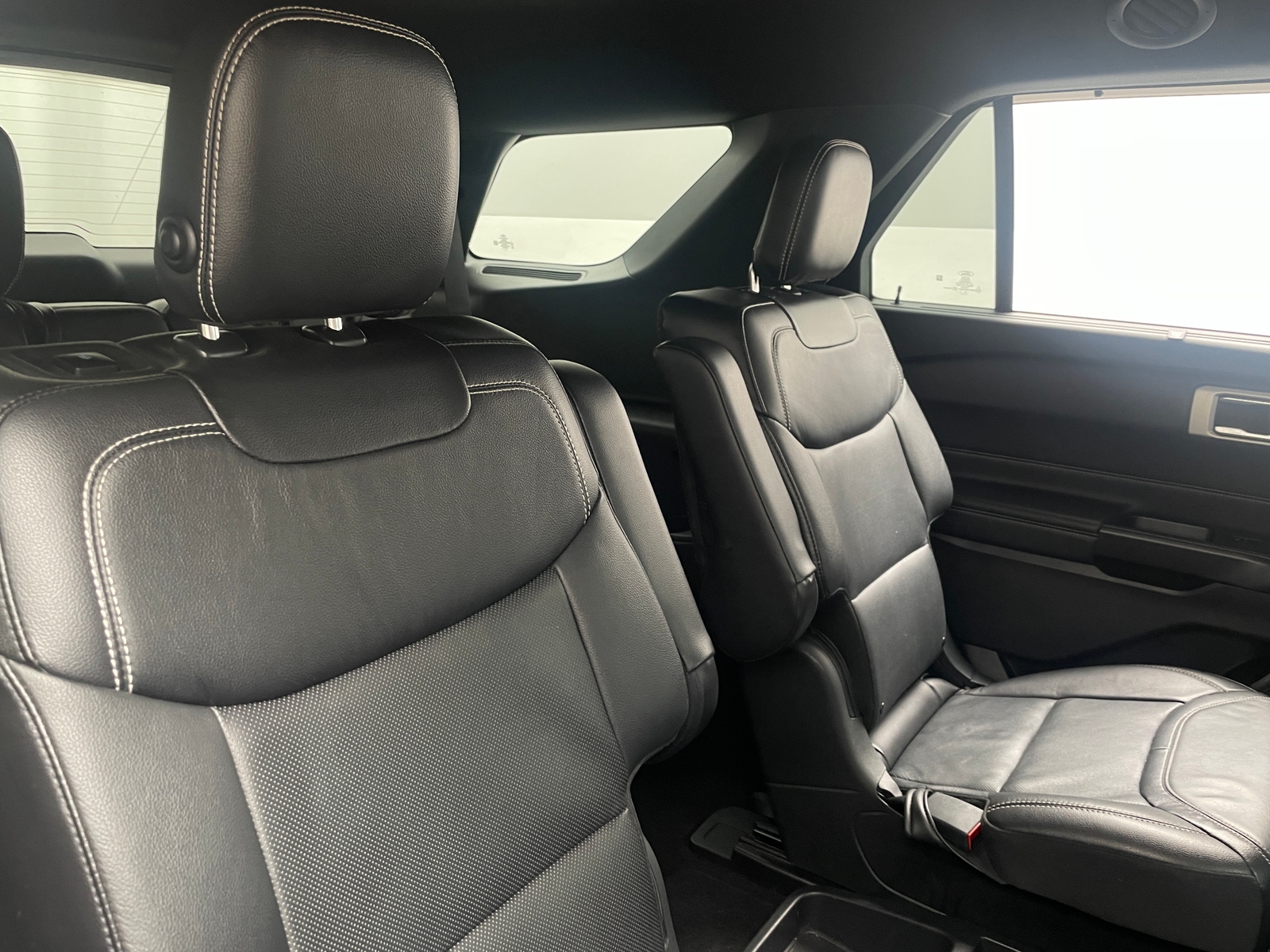 Thumbnail: 2020 Ford Explorer - 5