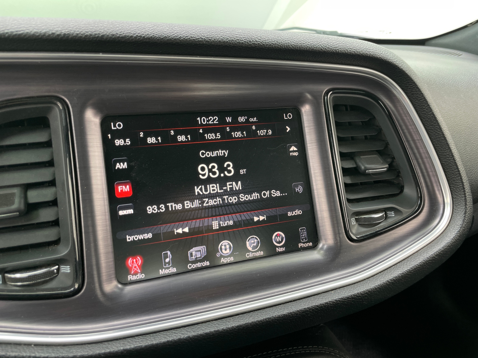 Thumbnail: 2015 Dodge Challenger - 3
